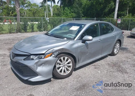 2020 Toyota Camry Le из США, поврежденный, VIN 4T1C11AKXLU363284